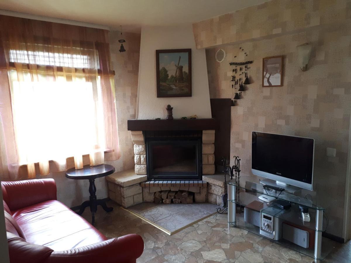 Viesu Maja "Osmany" Hotel Dvarci Buitenkant foto